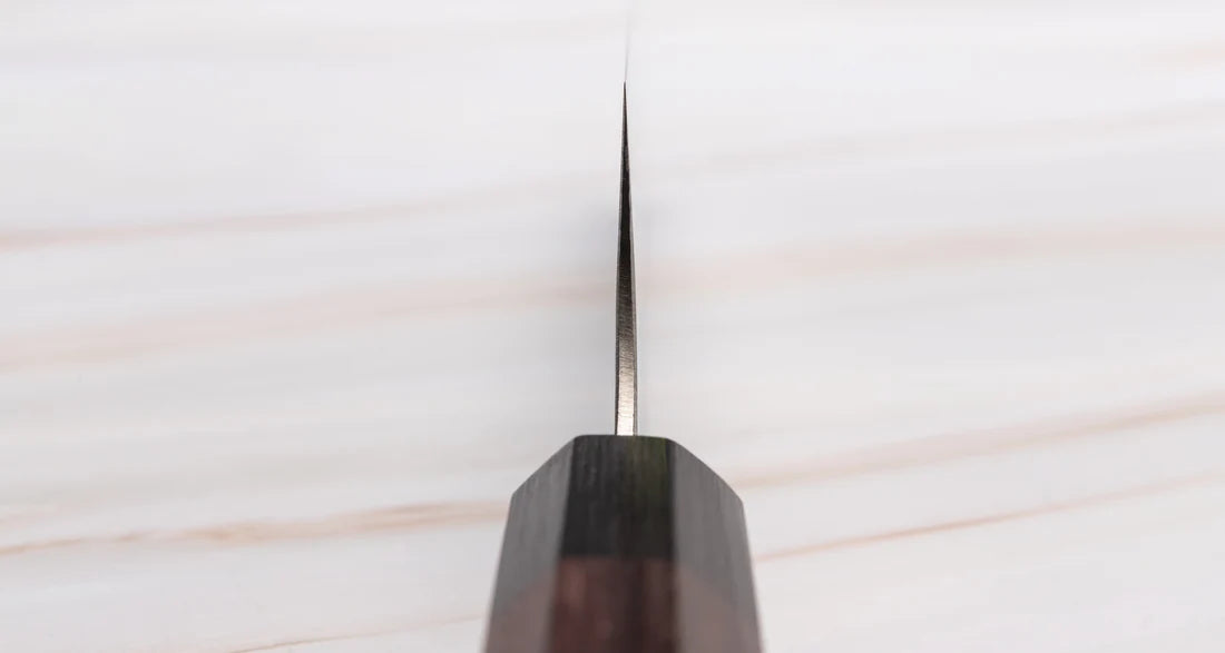 Uitmuntende Japanse Keukenmes - Kouhei-Shinmatsu Bunka Black 200mm Braainest