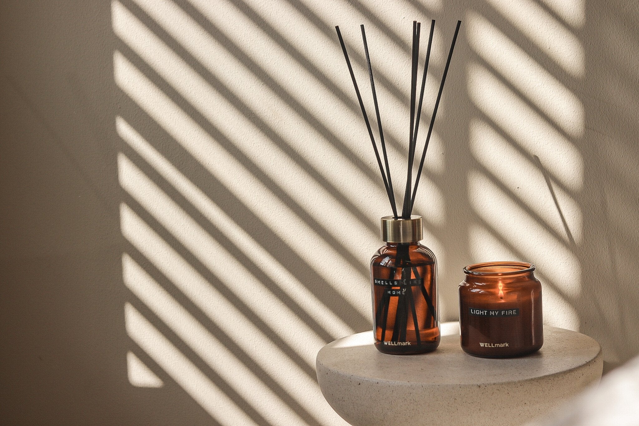 Wellmark Grote Geurkaars Amber Cedarwood Light My Fire Wellmark