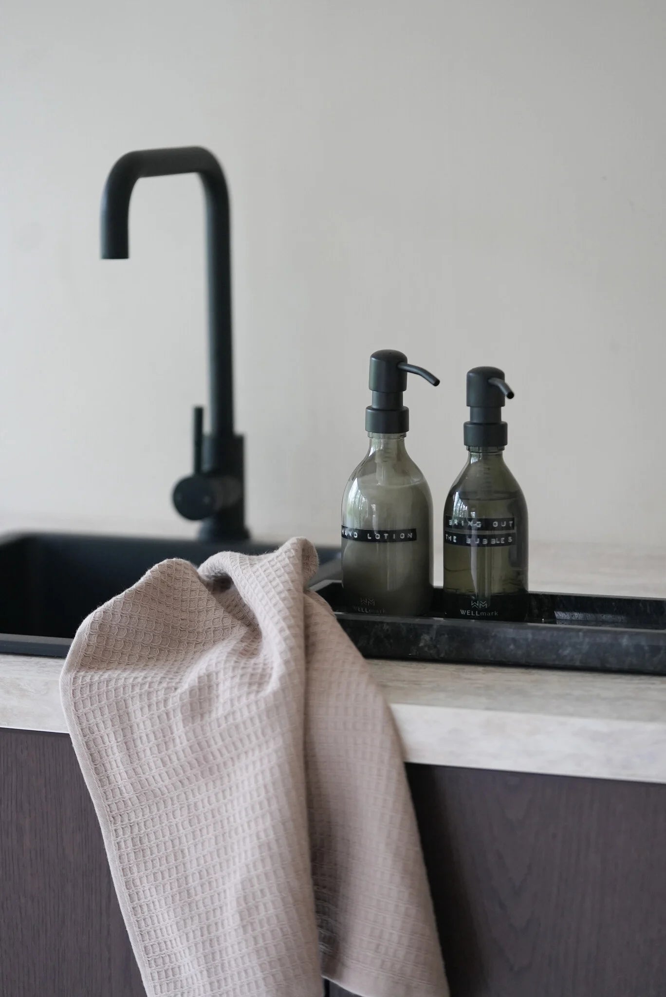 Wellmark Handzeep Dark Amber 500 ml Bring Out The Bubbels Wellmark