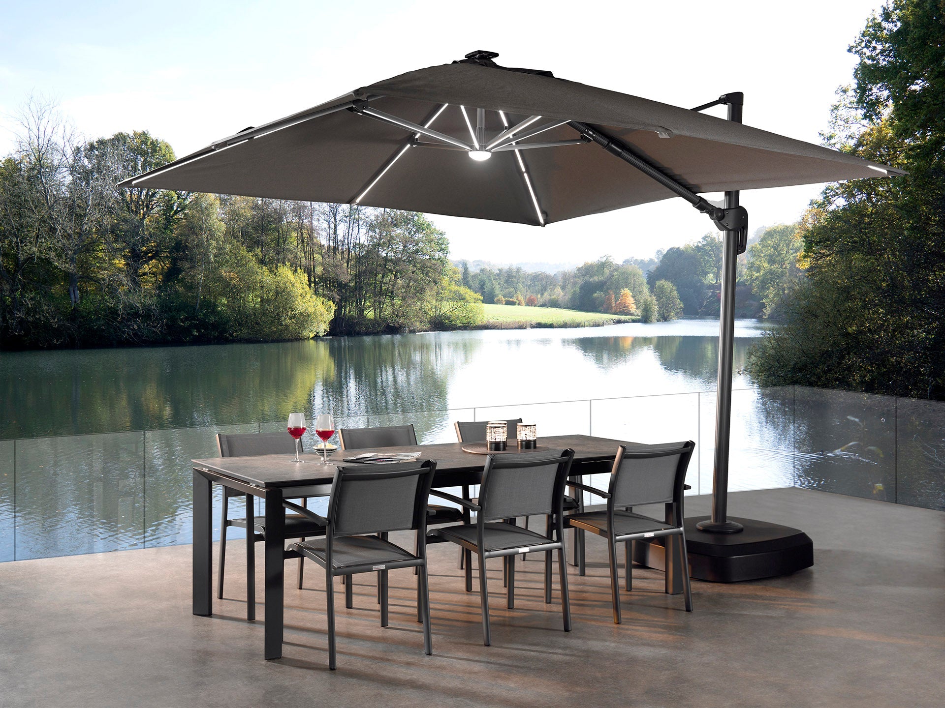 Parasol met staander vierkant - 3 kleuren Braainest