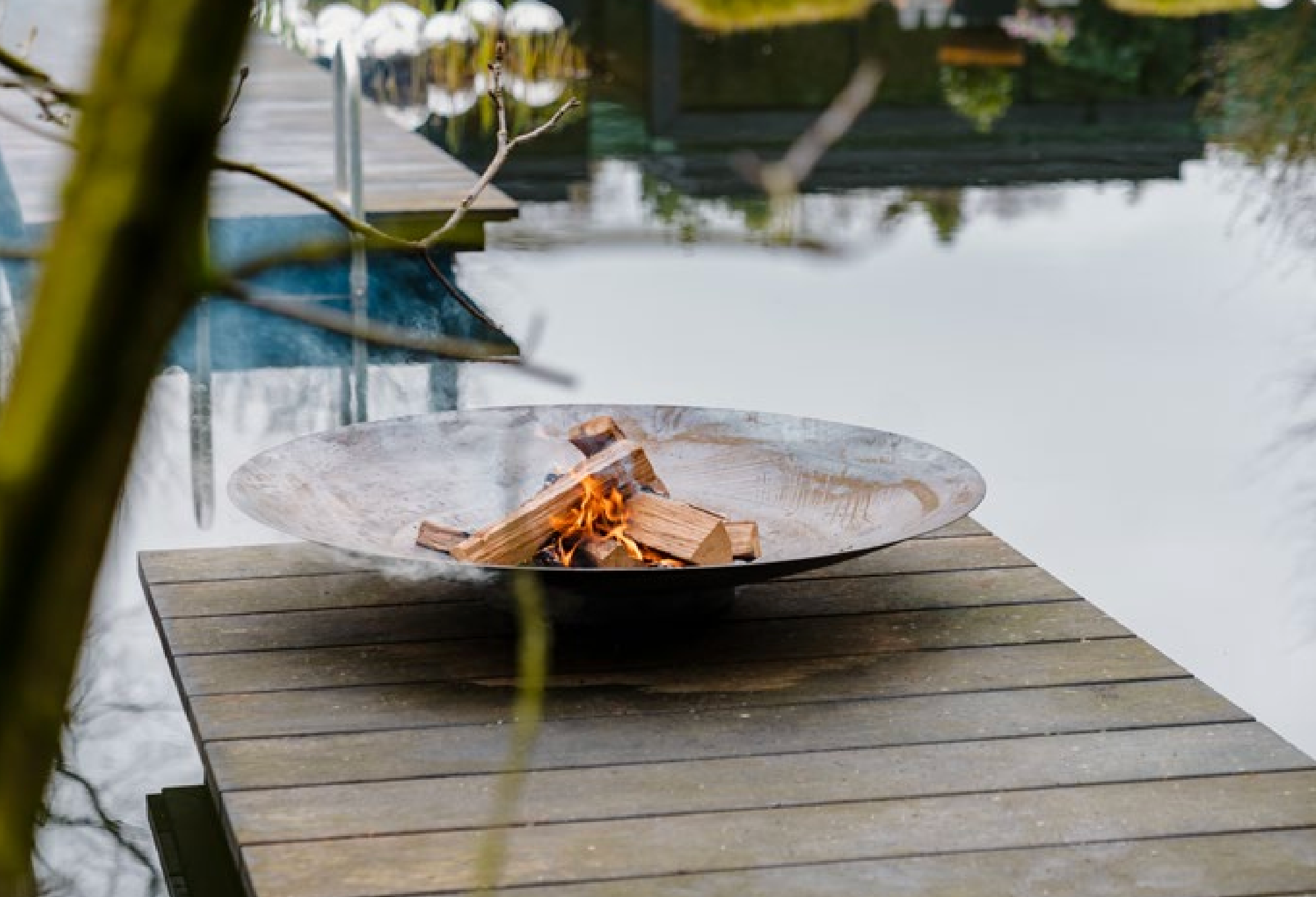 Vuurnest Stalen Vuurschaal | Moderne Vuurplaats voor de Tuin Braainest